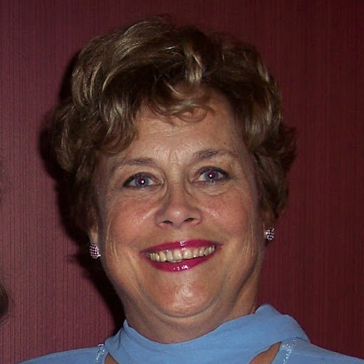 Elizabeth Dale Photo 24