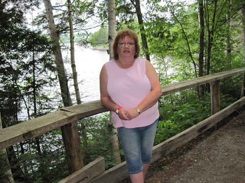 Linda Pelletier Photo 32