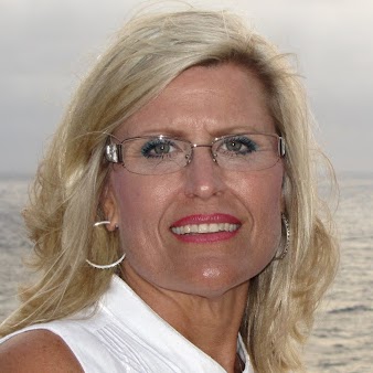 Julie Adkins Photo 34