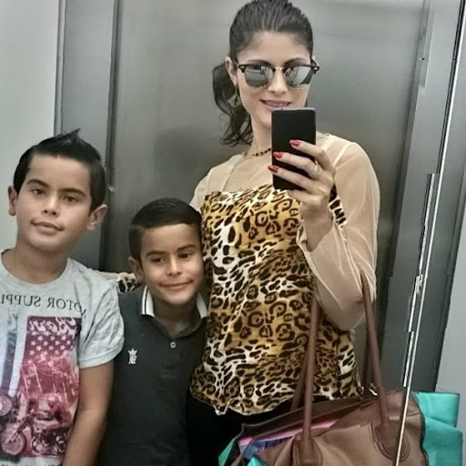 Daniele Martinez Photo 6