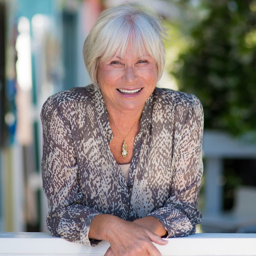 Linda Stewart Photo 42