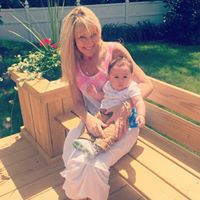 Julie Connolly Photo 9