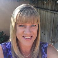 Erin Lindstrom Photo 6