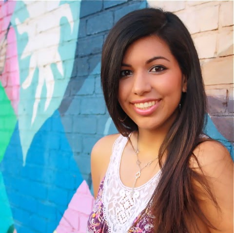Rachel Aguirre Photo 9