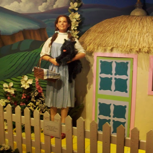 Erin Devine Photo 14