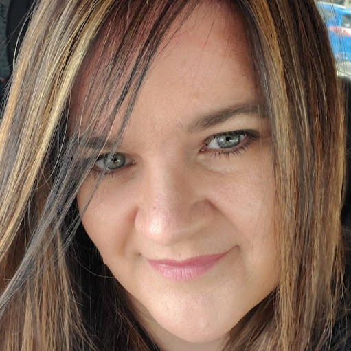 Elizabeth Castillo Photo 23