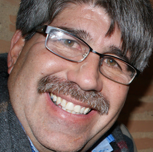 Eric Gonzalez Photo 28