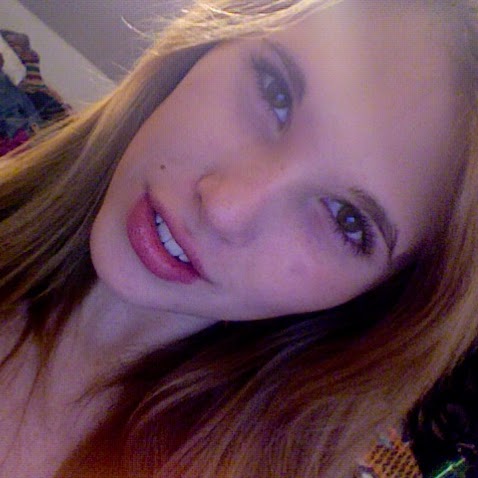 Alexandra Hale Photo 6