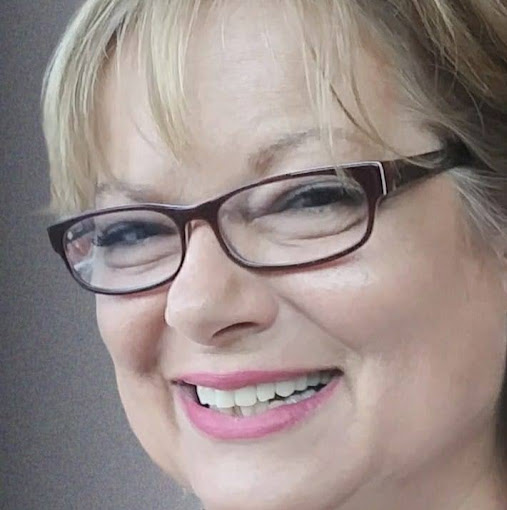 Susan Kitchens Photo 7