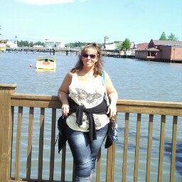 Michele Williams Photo 21