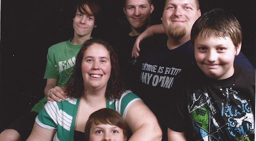 Laurie Brooks Photo 32