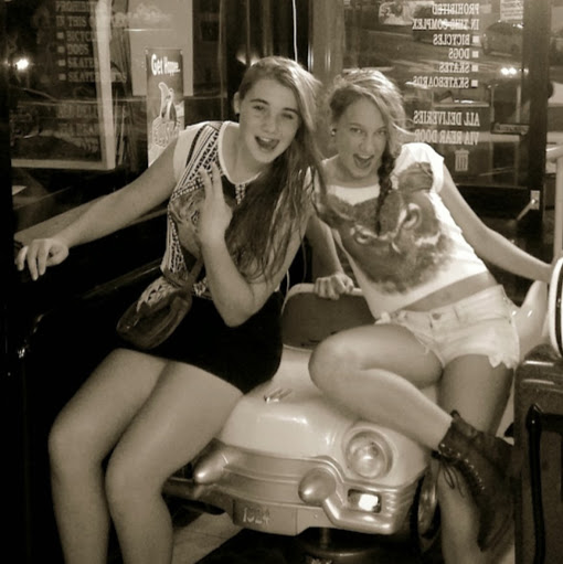 Renee Davies Photo 24