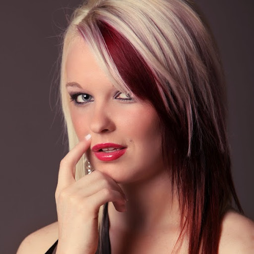 Vicky Anderson Photo 12