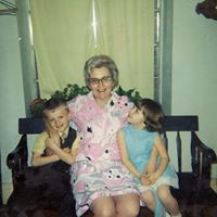 Julie Ingram Photo 45