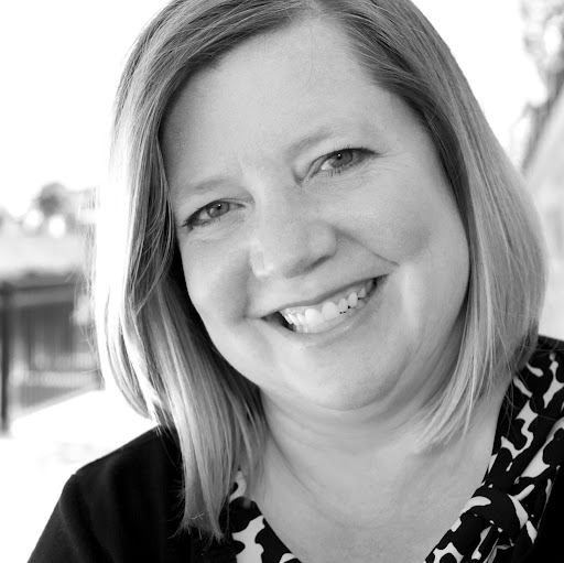 Lisa Sharp Photo 36