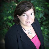 Robin Riggins Photo 15