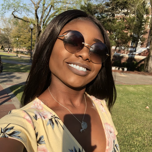 Danielle Calhoun Photo 30