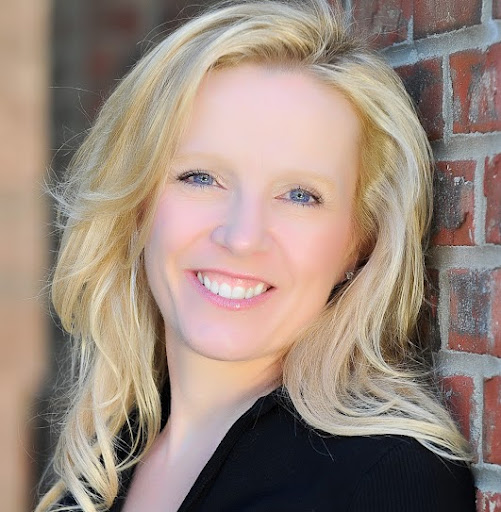Lori Roach Photo 29