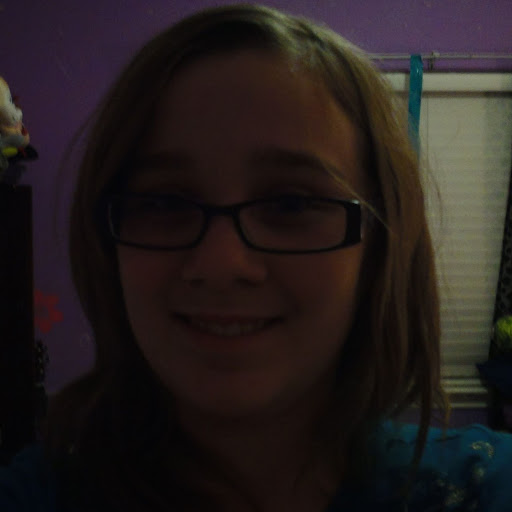 Victoria Bennett Photo 8