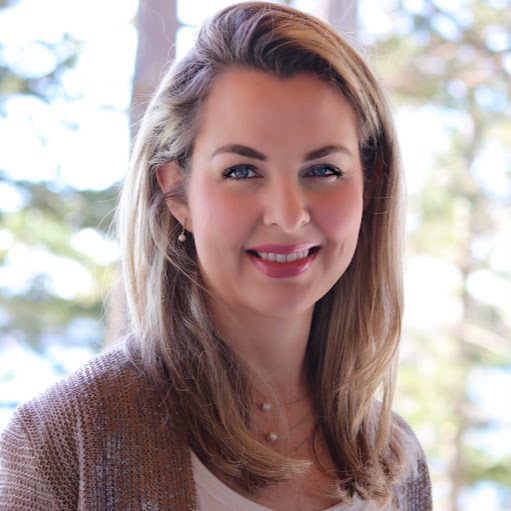 Elizabeth Houser Photo 16