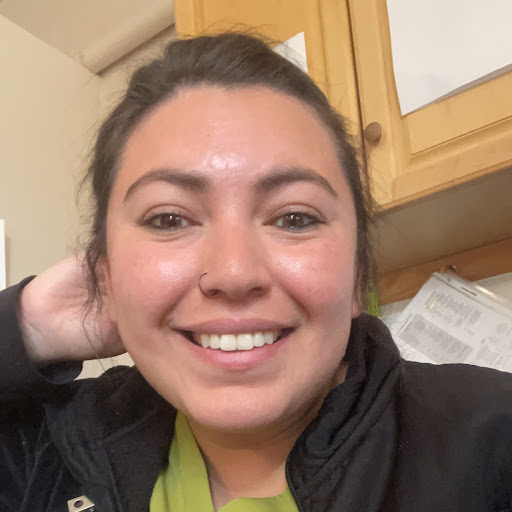 Laura Vigil Photo 29