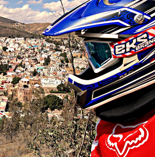 Gerardo Salinas Photo 23