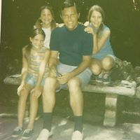 Elizabeth Carlisle Photo 17