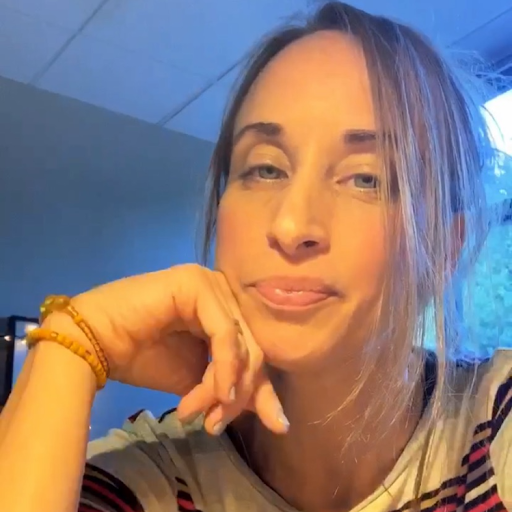 Jennifer Carroll Photo 22