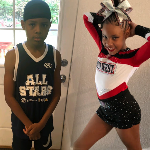 Angela Knox Photo 32