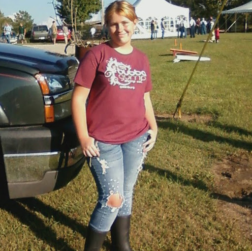 Victoria Nichols Photo 22