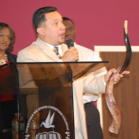 Jose Linares Photo 17