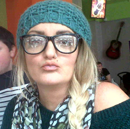 Julie Shanks Photo 14