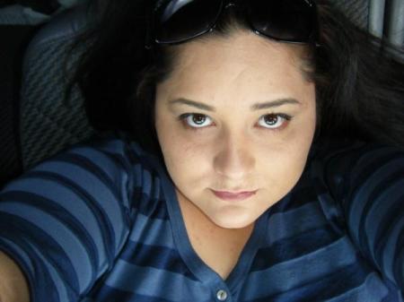 Angie Castillo Photo 24