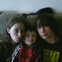 Kellie Skinner Photo 14