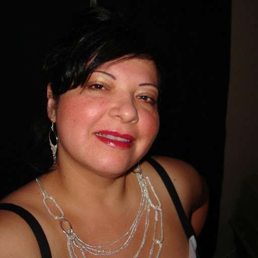 Christina Sanders Photo 22