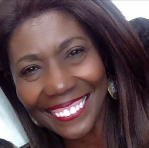 Michele Hunt Photo 12