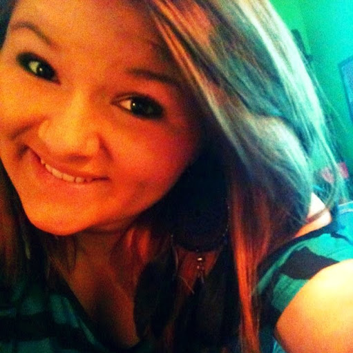 Sarah Hicks Photo 16