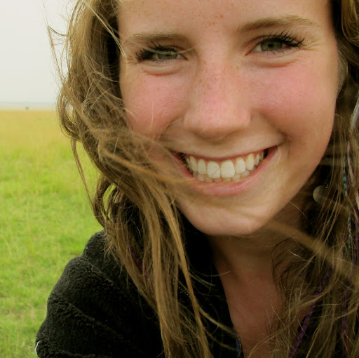 Annie Edwards Photo 6