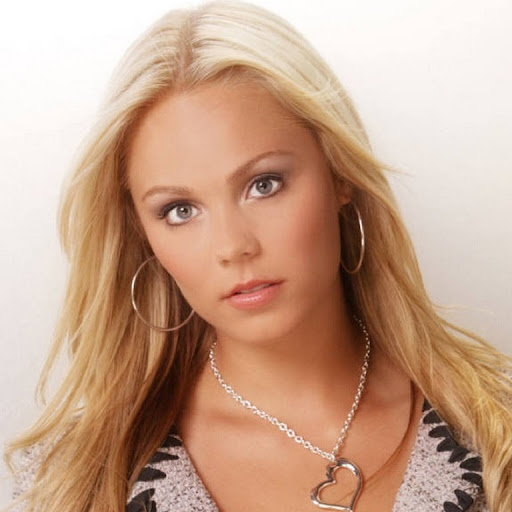 Laura Spears Photo 18