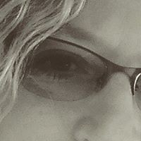 Stephanie Carpenter Photo 21