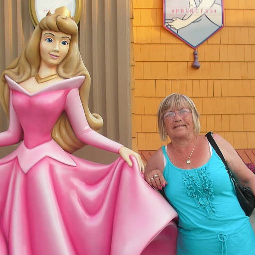 Carol Hartley Photo 24