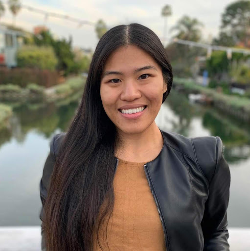 Darlene Tran Photo 9