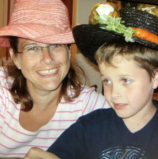 Sandra Snyder Photo 12