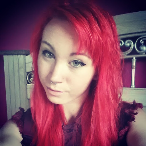 Samantha Combs Photo 8