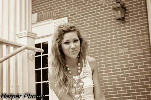 Chelsey Davis Photo 14