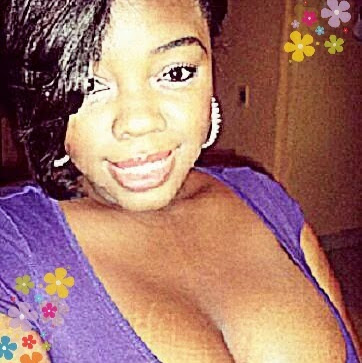 Julie Cortes Photo 31