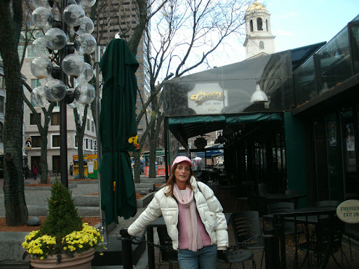Robin Henson Photo 34