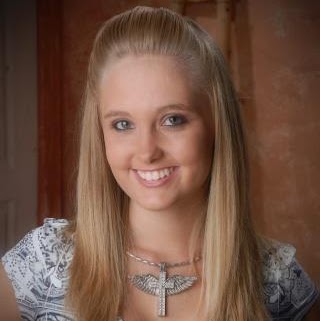 Hailey White Photo 10