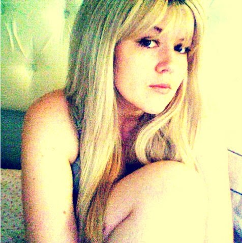 Amy Carroll Photo 10