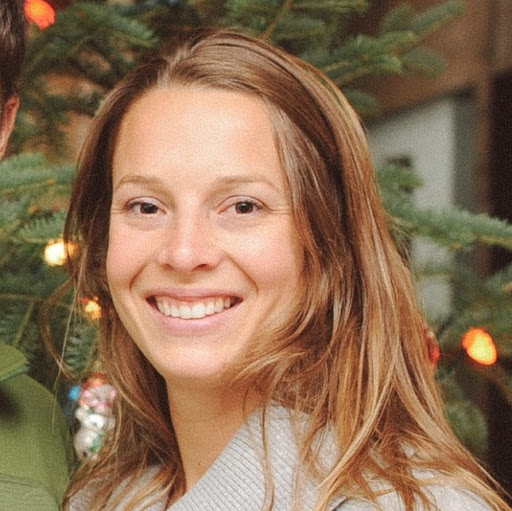 Julie Howard Photo 17